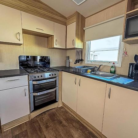 Great 8 Berth Caravan In Norfolk Near To Great Yarmouth Ref 20178Bs Hopton on Sea Εξωτερικό φωτογραφία