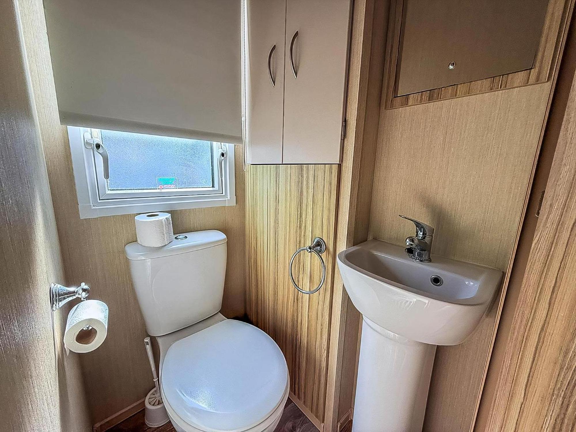 Great 8 Berth Caravan In Norfolk Near To Great Yarmouth Ref 20178Bs Hopton on Sea Εξωτερικό φωτογραφία