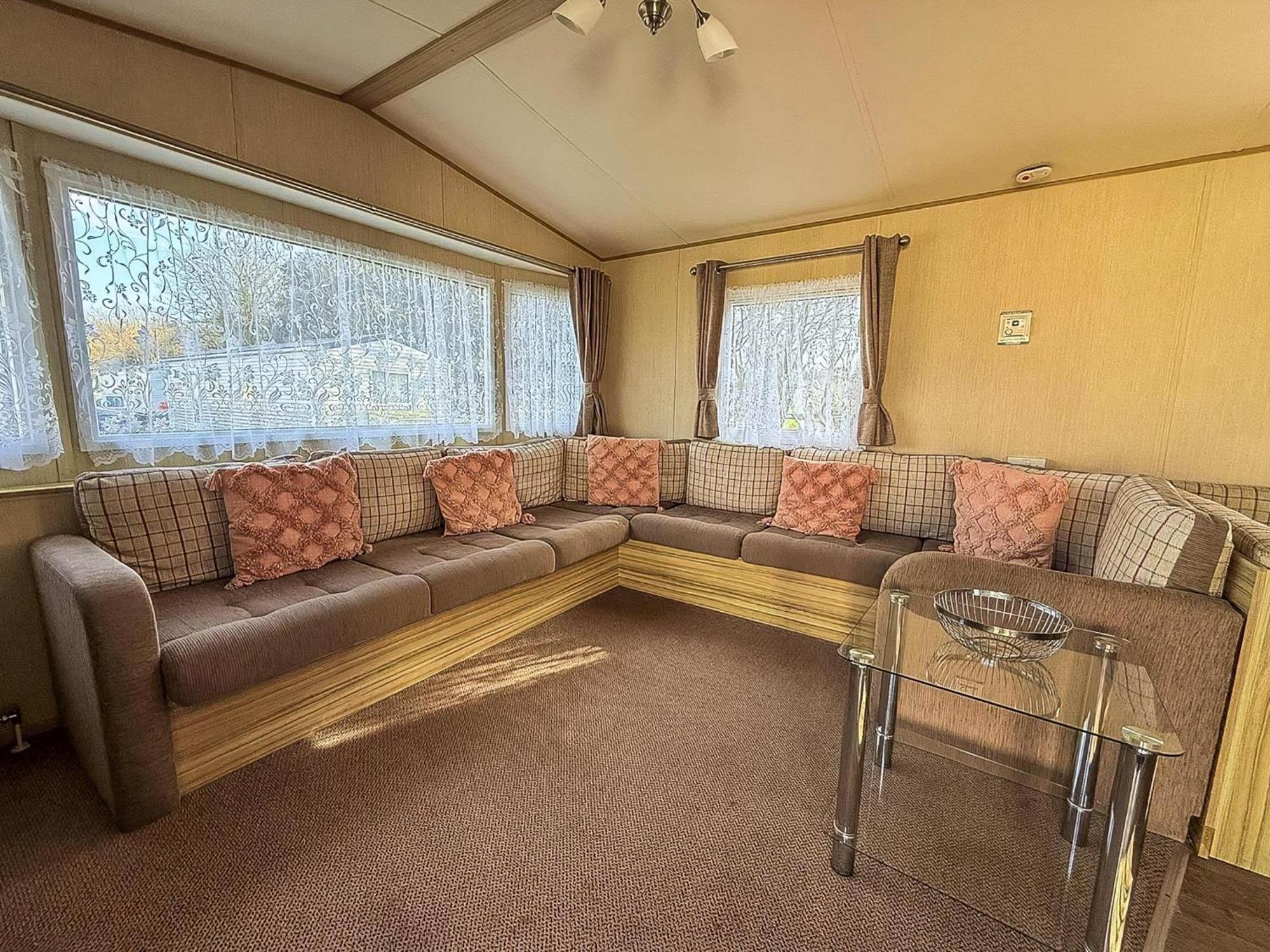 Great 8 Berth Caravan In Norfolk Near To Great Yarmouth Ref 20178Bs Hopton on Sea Εξωτερικό φωτογραφία