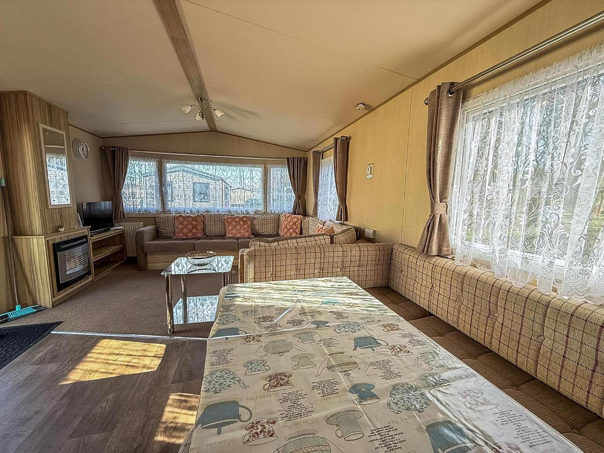 Great 8 Berth Caravan In Norfolk Near To Great Yarmouth Ref 20178Bs Hopton on Sea Εξωτερικό φωτογραφία
