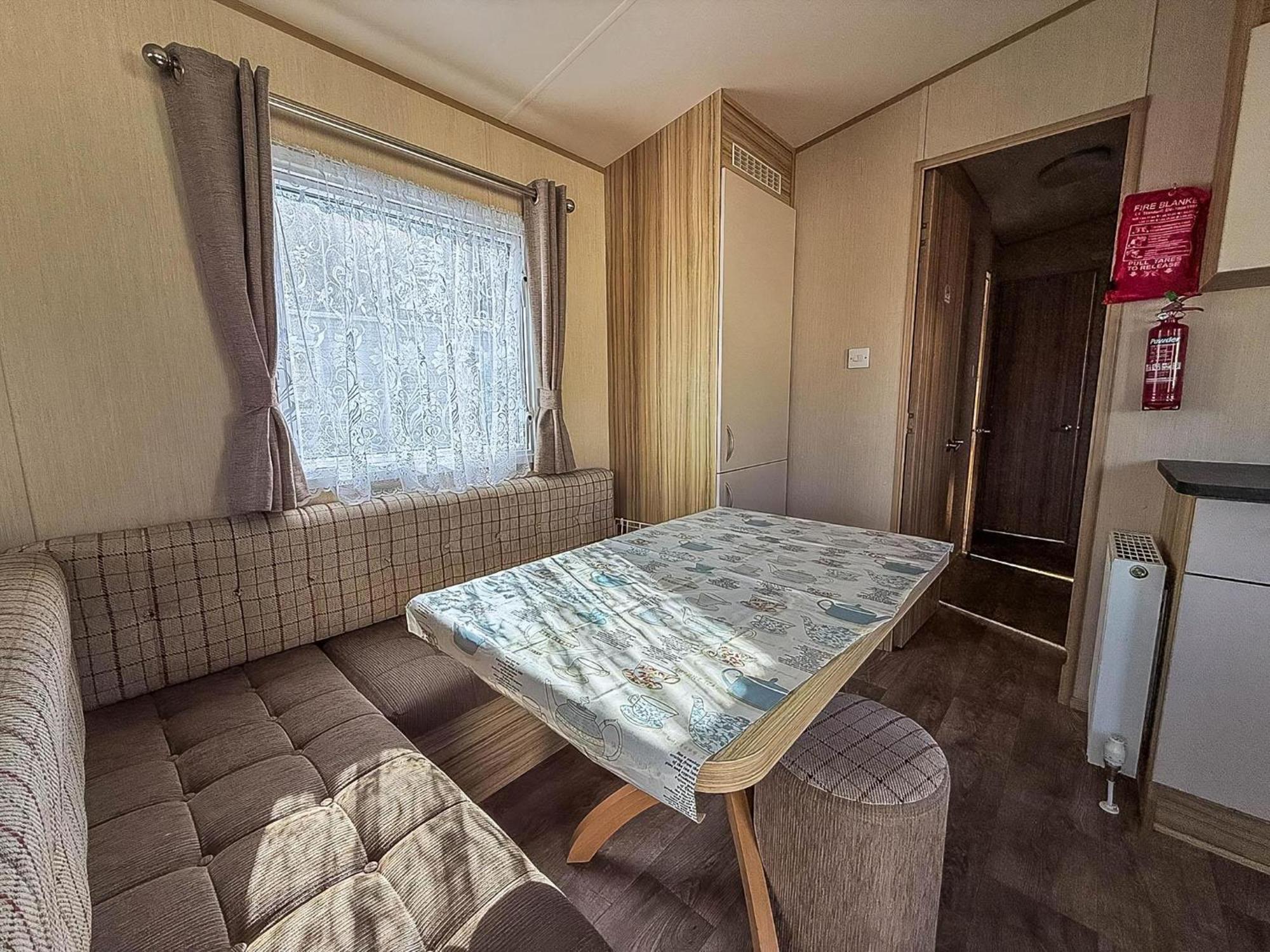 Great 8 Berth Caravan In Norfolk Near To Great Yarmouth Ref 20178Bs Hopton on Sea Εξωτερικό φωτογραφία